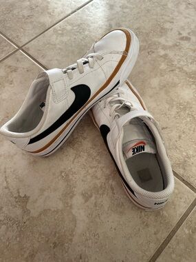 Nike Court Legacy Shoes